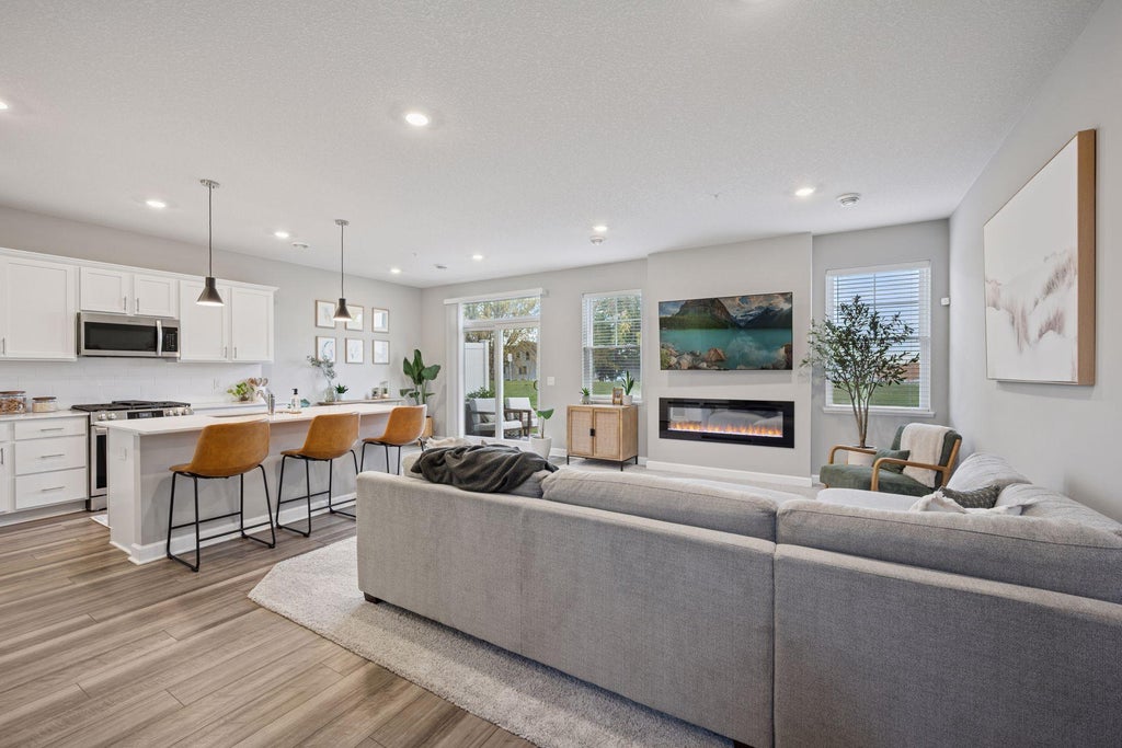 22928 Hazel Lane, Rogers