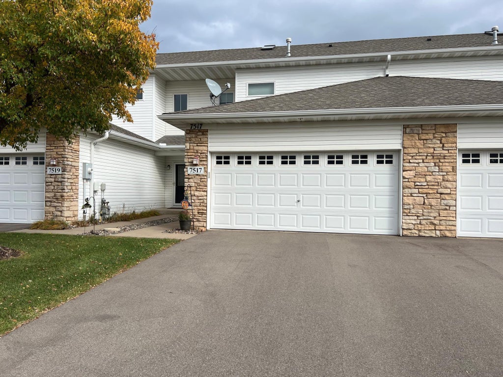 7517 5th Street N, Oakdale