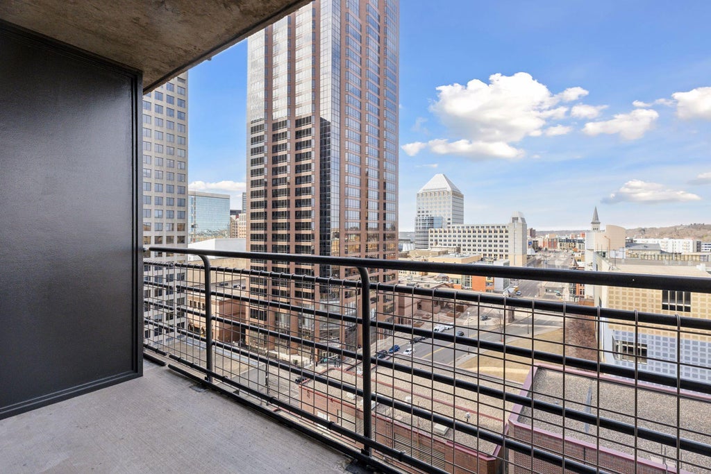 66 9th Street E 1609, Saint Paul