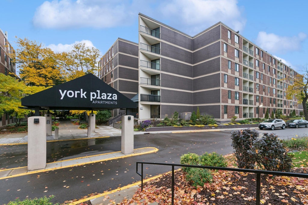 7200 York Avenue S 503, Edina
