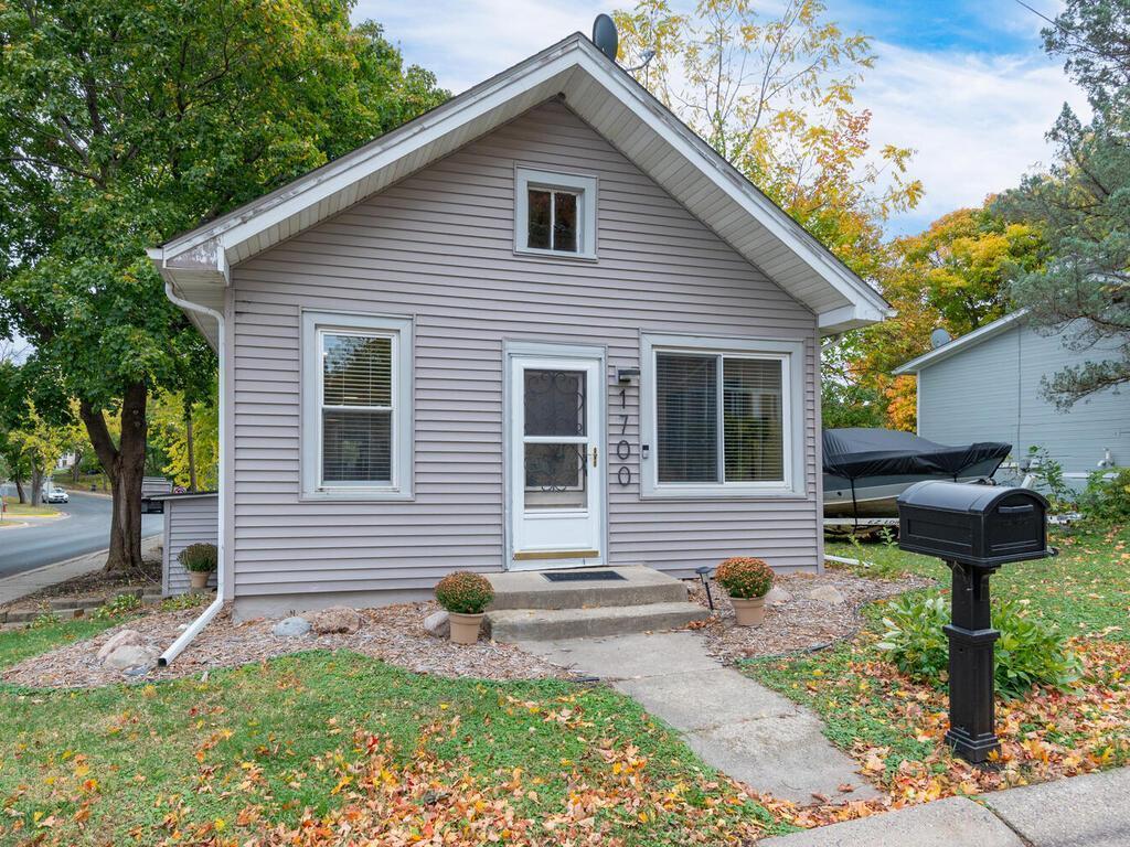 1700 Finch Lane, Mound