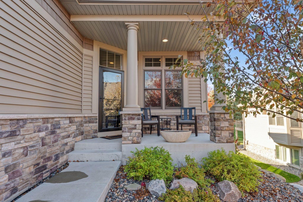 18368 Justice Way, Lakeville