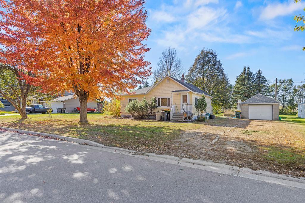 303 Lorrain Street, Milroy