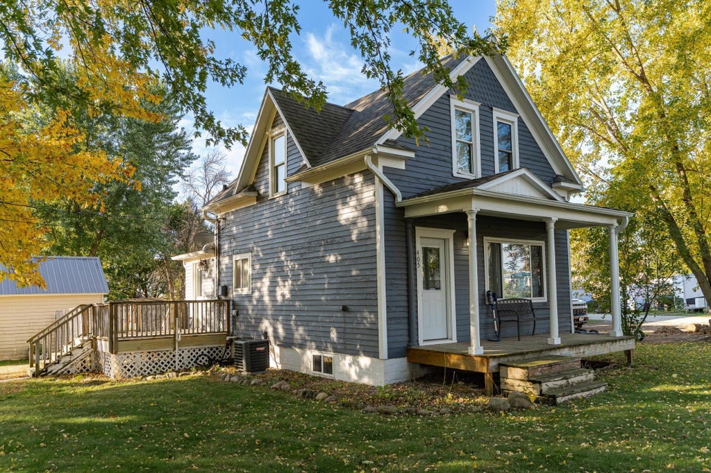 405 1st Street Nw, Hayfield