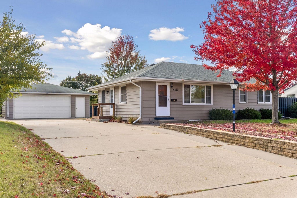 560 57th Avenue Ne, Fridley