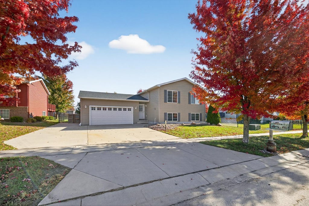 302 11th Avenue Ne, Kasson