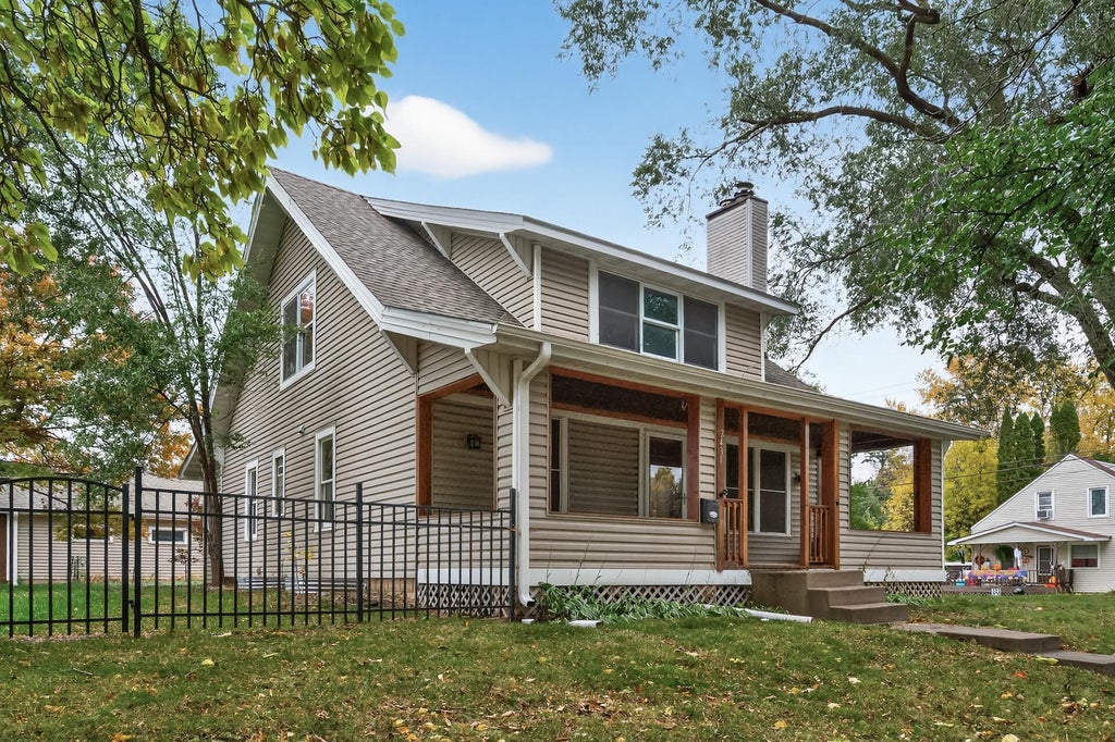 2431 14th Avenue E, North Saint Paul