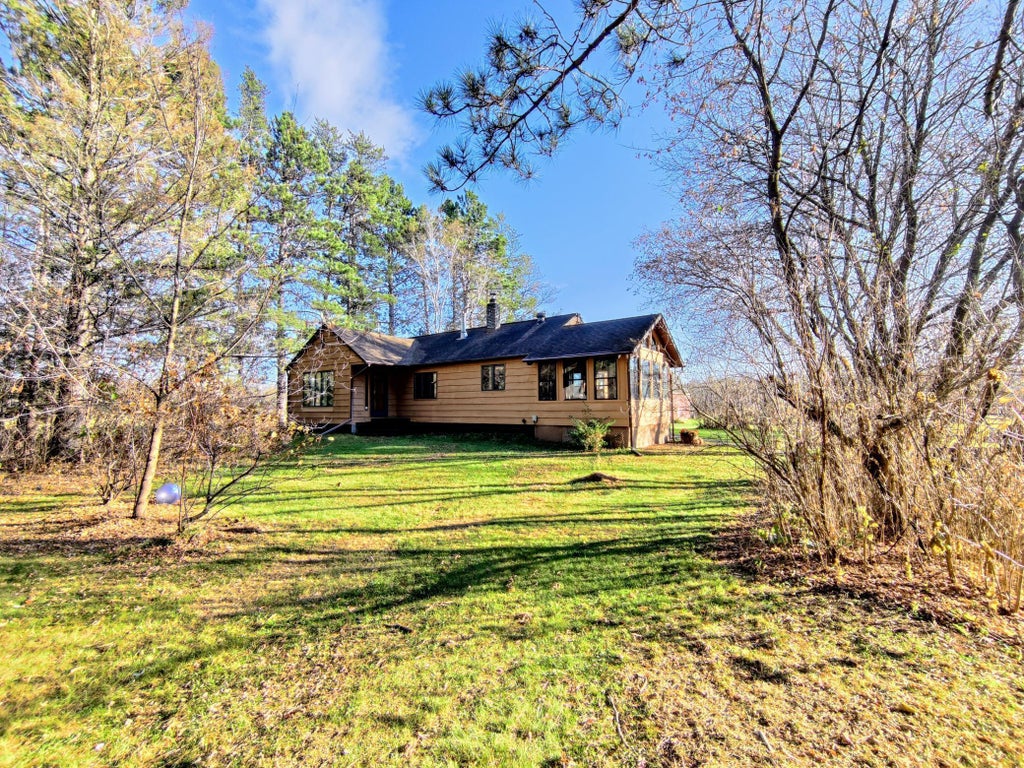 8084 Highway 2, Brevator Twp