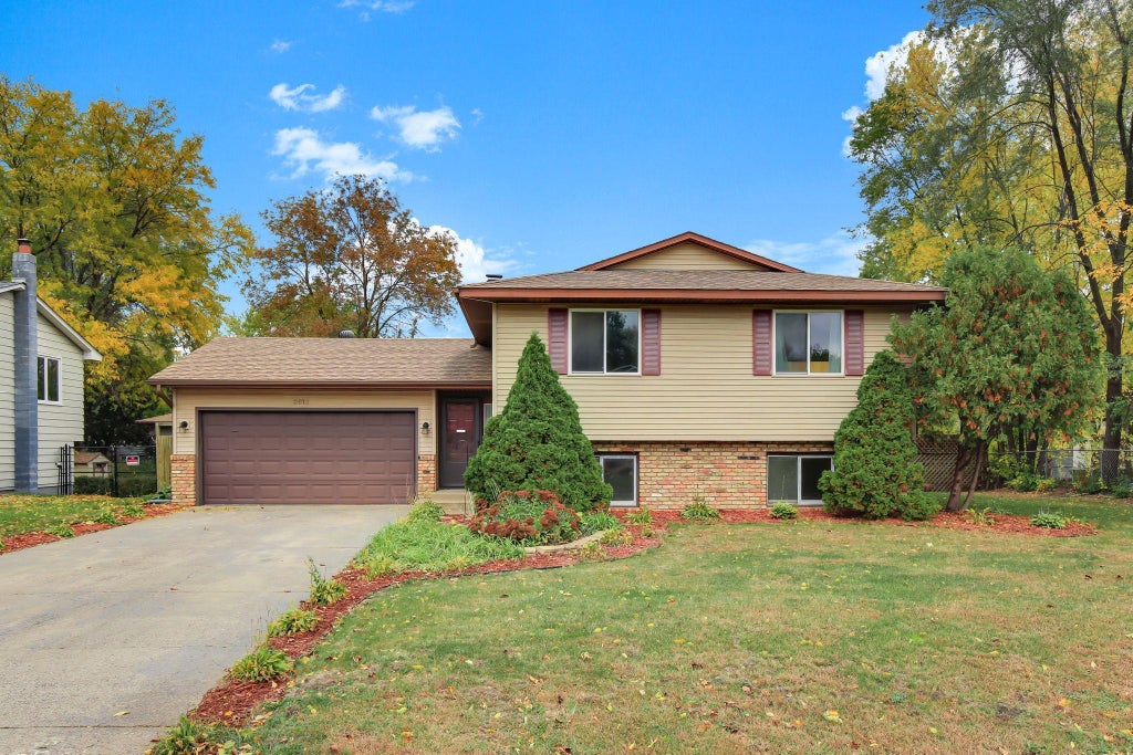 2613 Ridge Lane, Mounds View