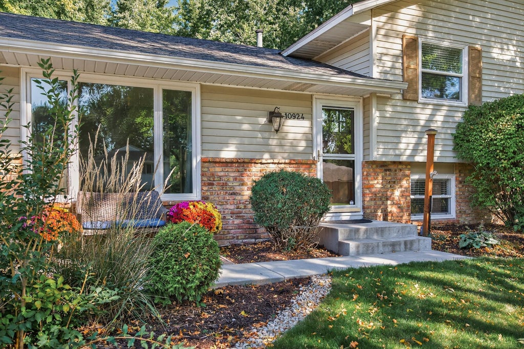 10924 101st Place N, Maple Grove