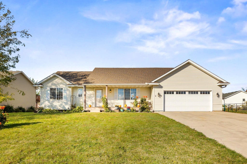 210 6th Street Nw, Maple Lake