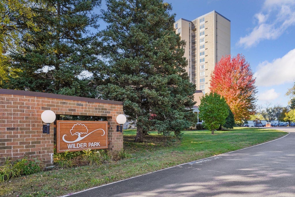 1181 Edgcumbe Road 1008, Saint Paul