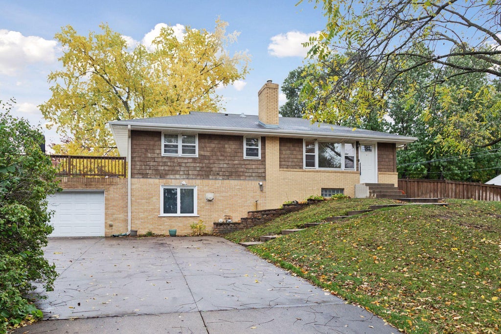 1102 Carlton Drive, Arden Hills