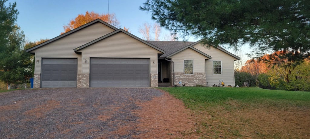 1108 N Lake Drive W, Braham