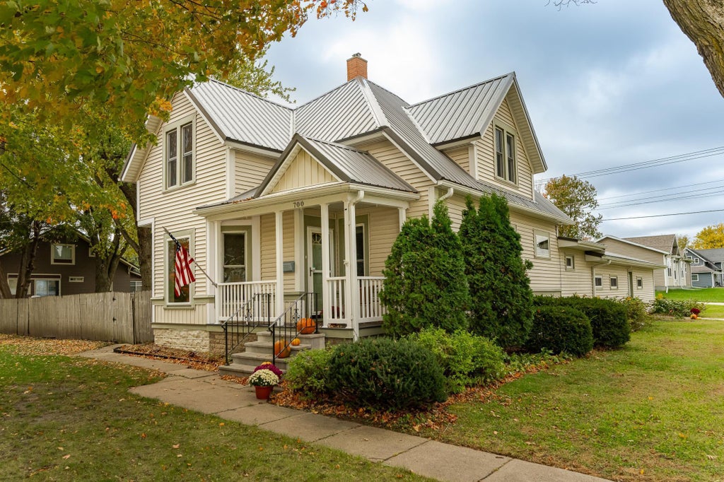 700 S Section Avenue, Spring Valley