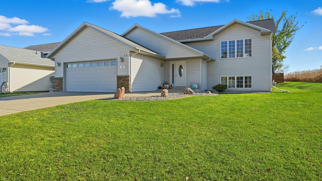 109 Emily Lane, Mankato