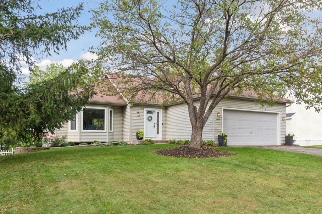 1078 Overlook Drive, Chaska