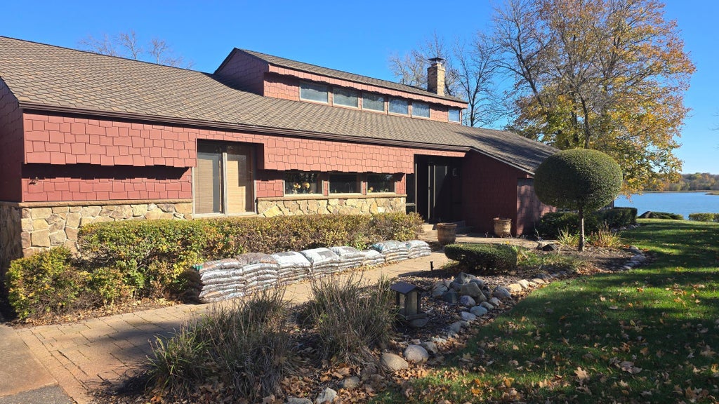 32437 Nottingham Court, Chisago Lake Twp