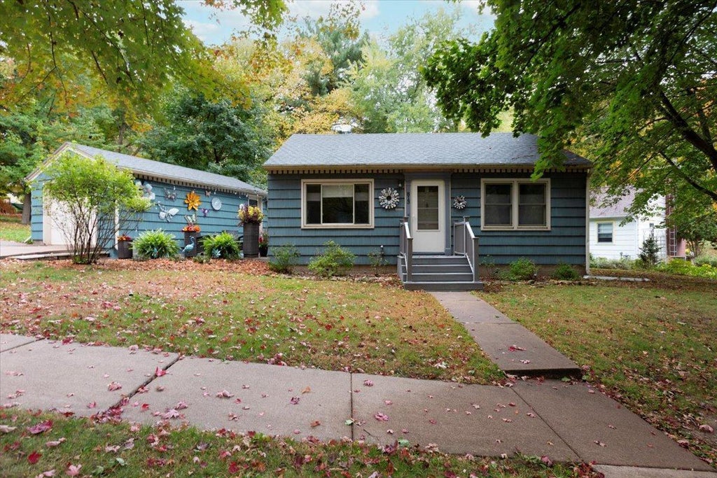 813 Oakwood Boulevard, Menomonie