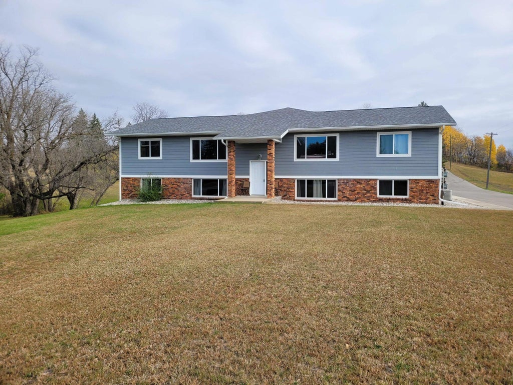 1291 Highland Drive, Detroit Lakes