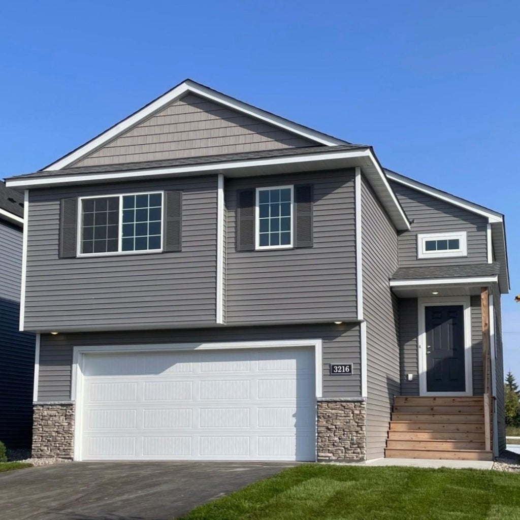 3216 Kady Avenue Ne, St Michael