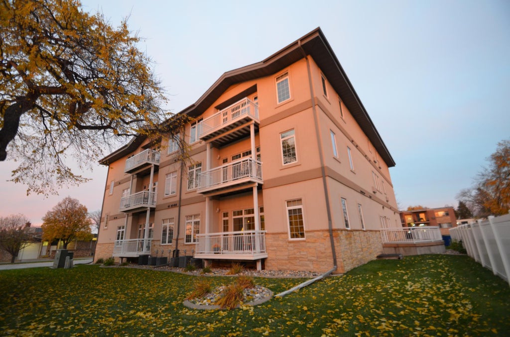 203 6th Street S 103, Moorhead