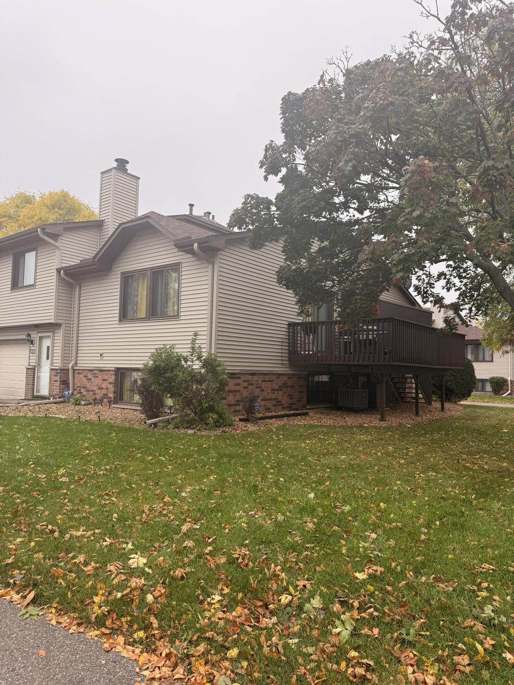 8576 S Maplebrook Circle, Brooklyn Park