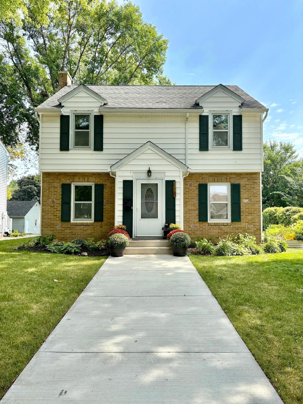 115 S High Street, Marshall