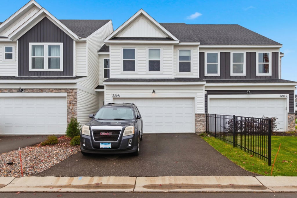 22141 Harvest Avenue, Rogers