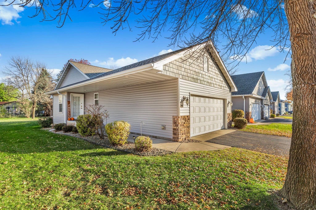 407 Prairie Road, Monticello