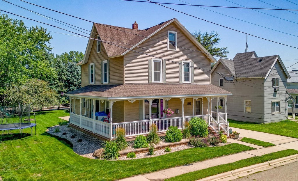 136 1st Avenue, Alden