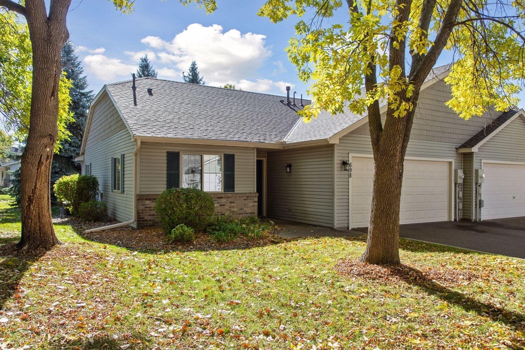 698 Monn Avenue, Vadnais Heights