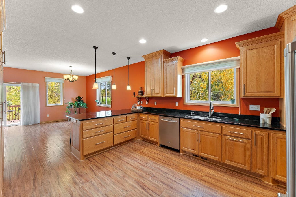 3509 Pilgrim Lane N, Plymouth