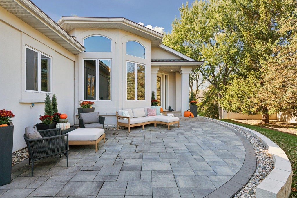 2600 Cedar Green, Minnetonka