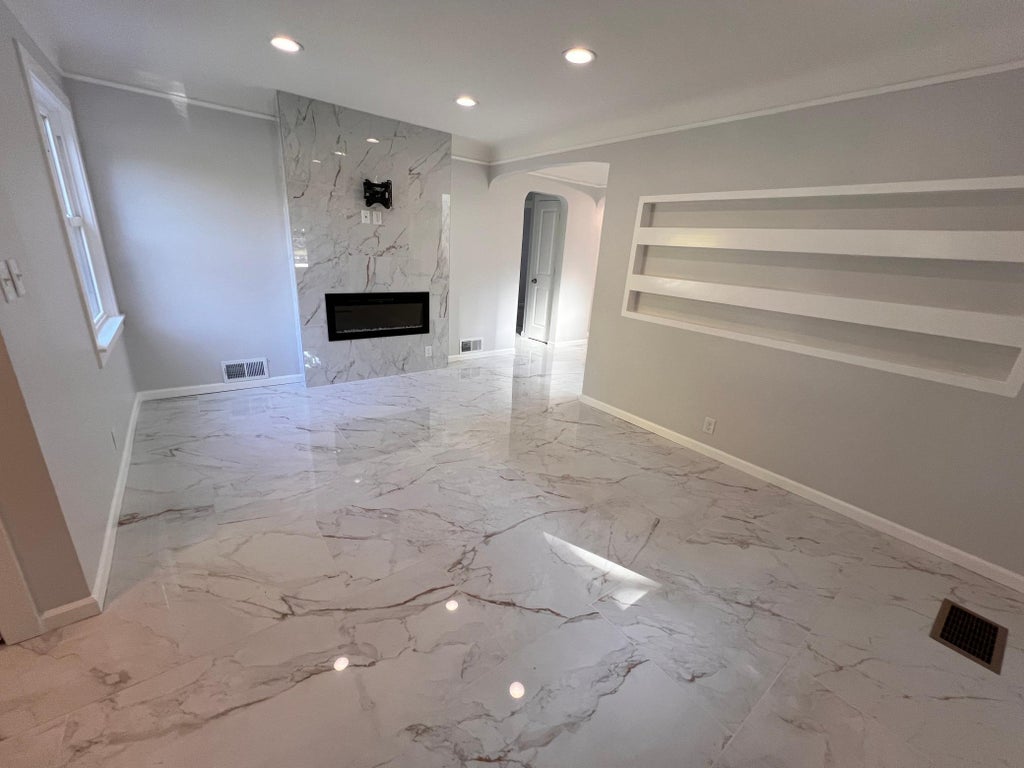 4806 Emerson Avenue N, Minneapolis