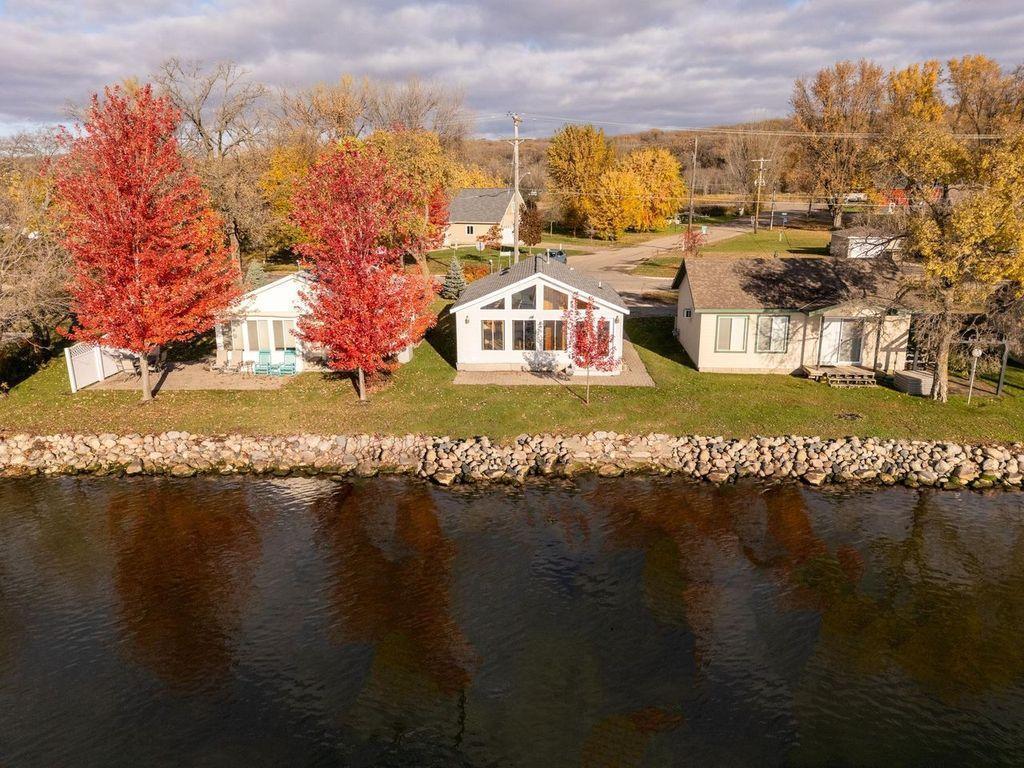 23355 N Lakeshore Drive, Glenwood