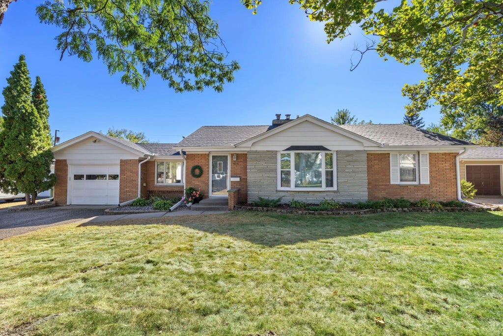 5101 49th Avenue N, Crystal