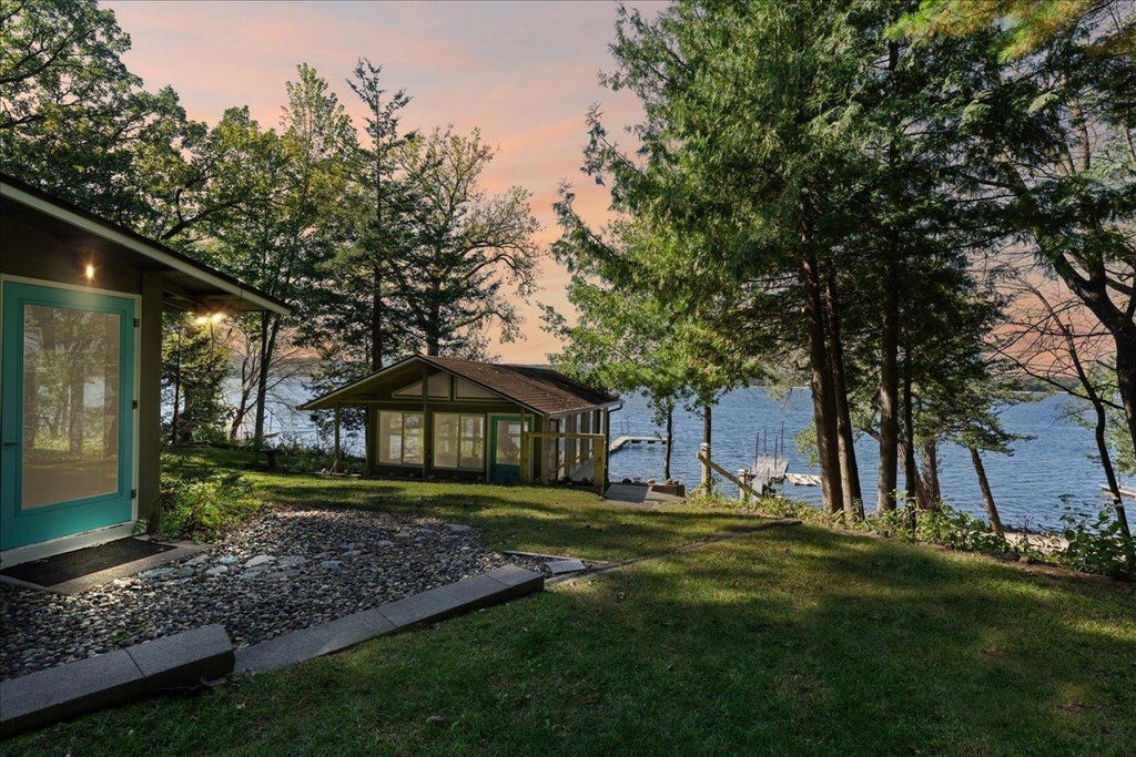 308 N Cove Road, Hudson