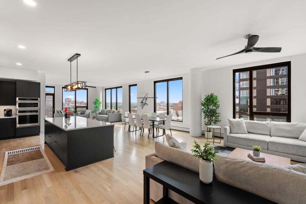 1240 2nd Street S 1419, Minneapolis