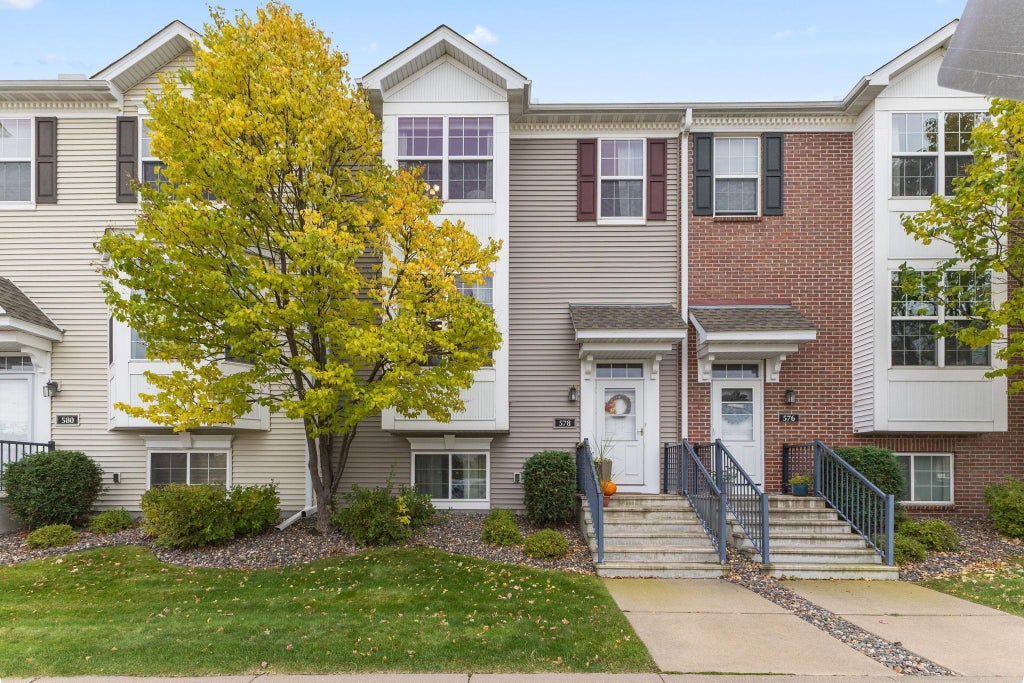 578 Huset Parkway Ne, Columbia Heights