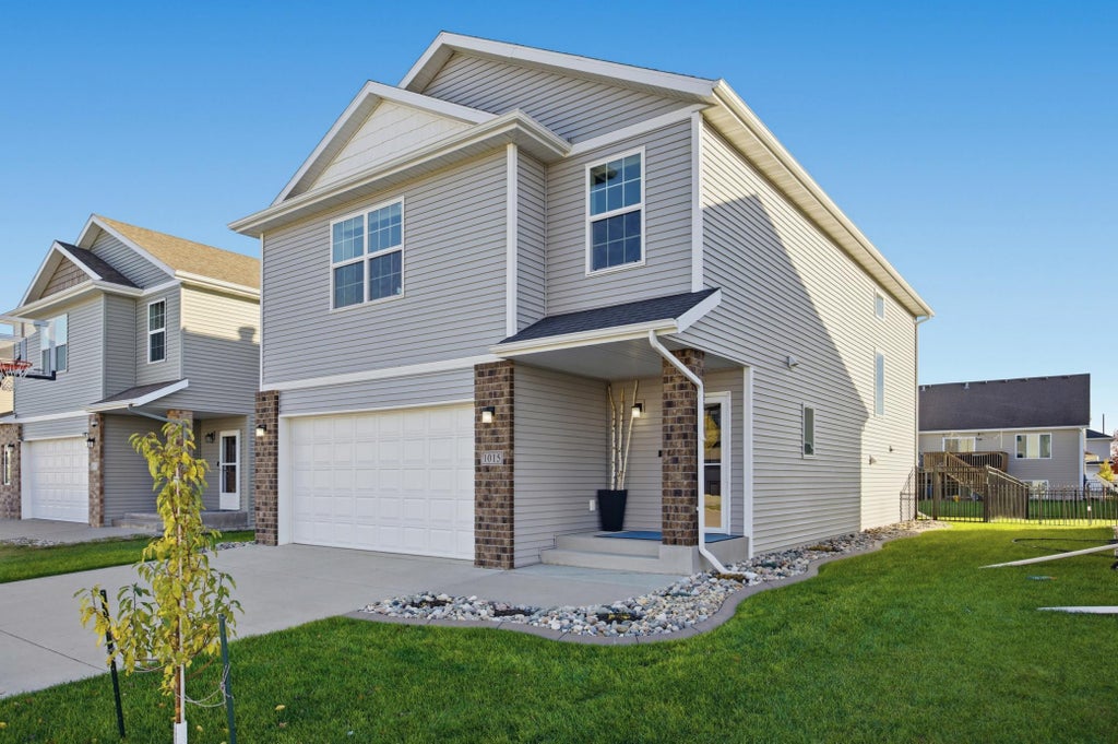 1015 29th Avenue W, West Fargo