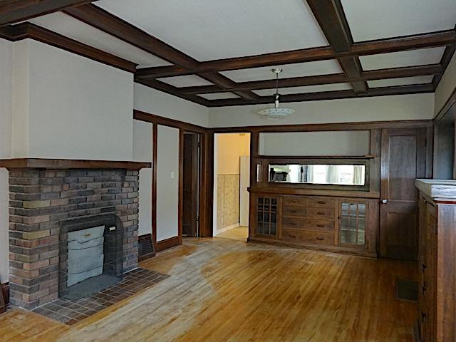 1554 Hillside Avenue N, Minneapolis