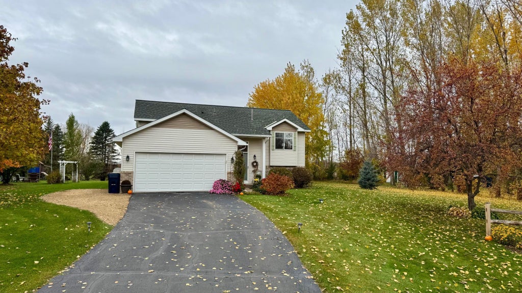 27346 Jody Avenue, Chisago City