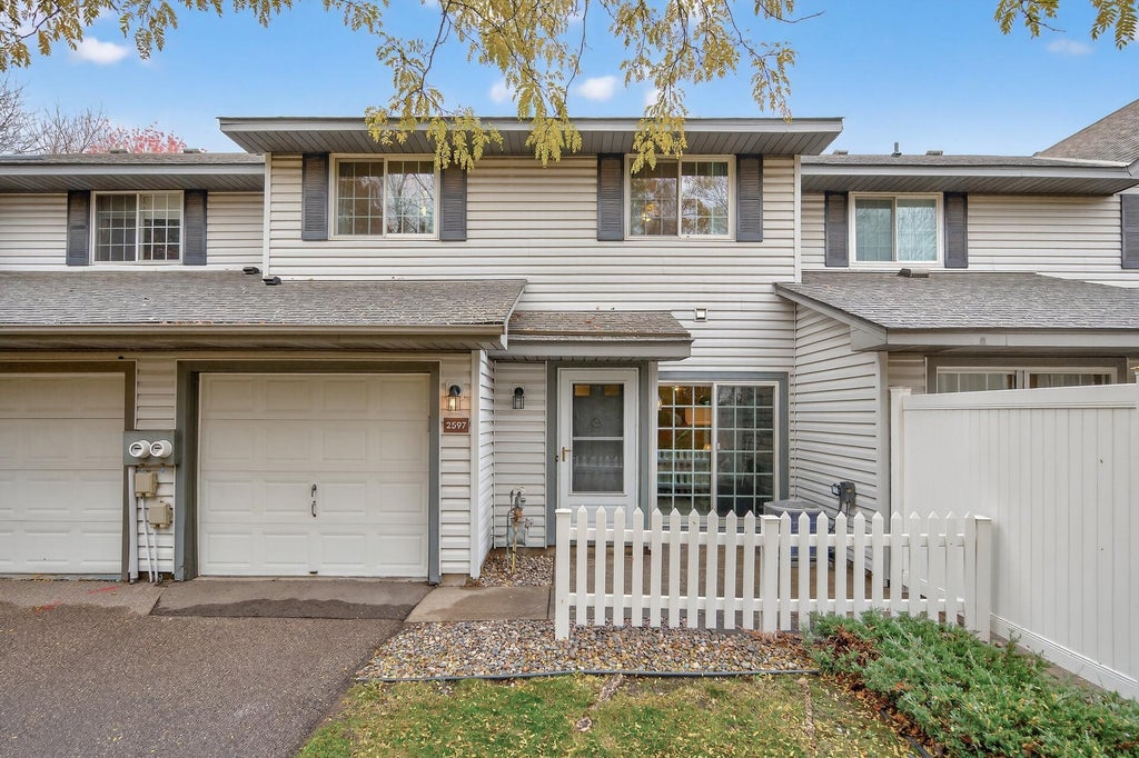 2597 Bedford Court 27, Mendota Heights