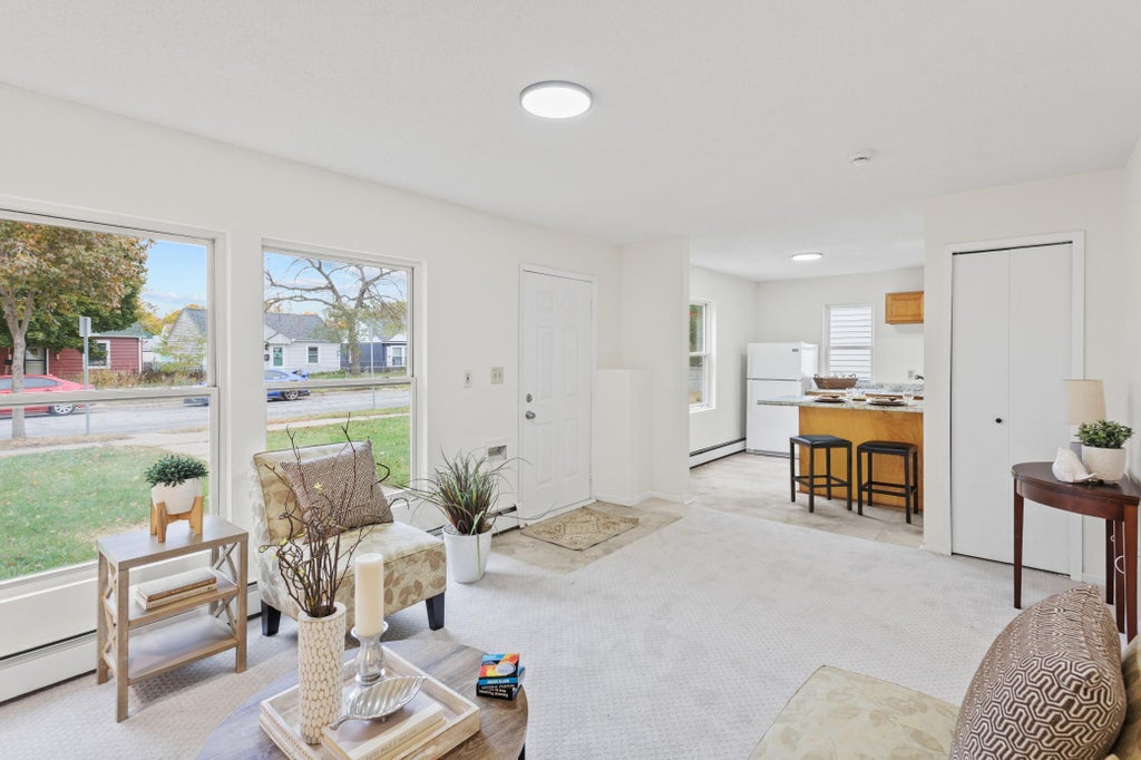 4933 Fremont Avenue N, Minneapolis