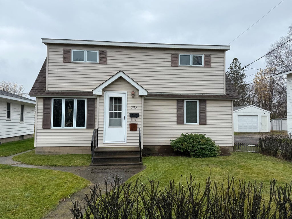 3725 Mayfair Avenue, Hibbing