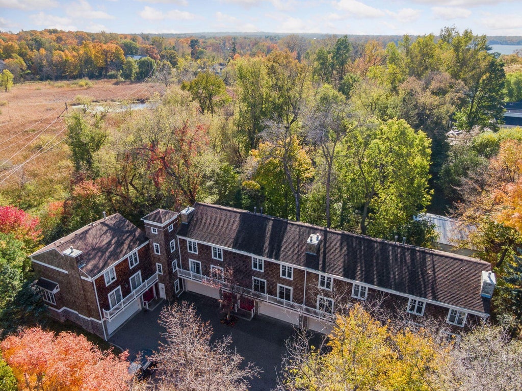 204 Central Avenue S, Wayzata