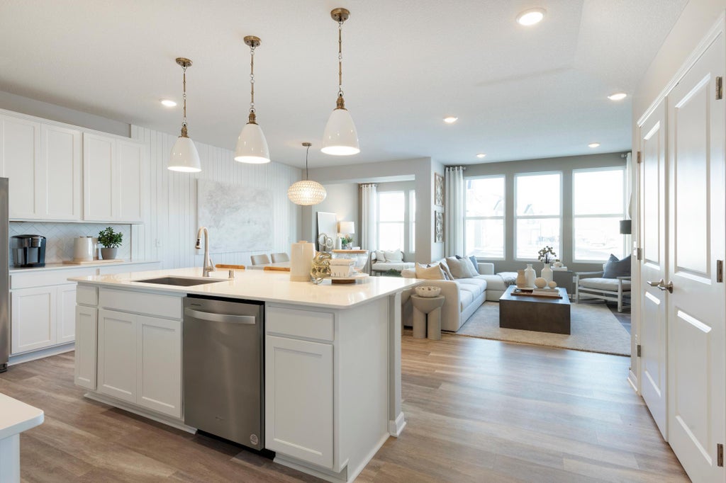 9244 Larimar Trail, Eden Prairie