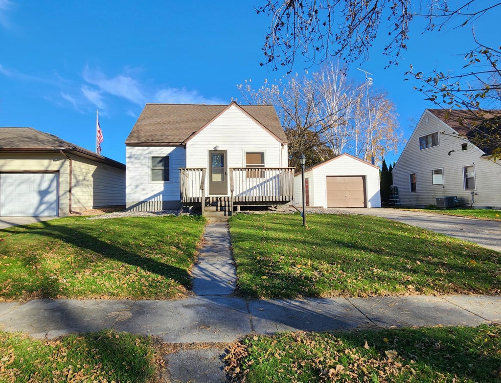 302 3rd Street, Danube