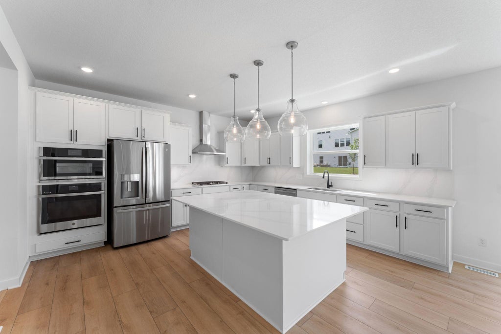 1836 Royal Boulevard N, Lake Elmo